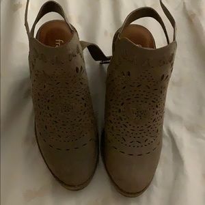 Francesca’s shoes/heels